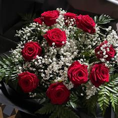 12 red rose bouquet